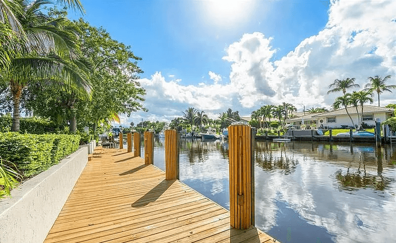 90ft High-Amp Yacht Slip for Rent Lighthouse Point photo 3