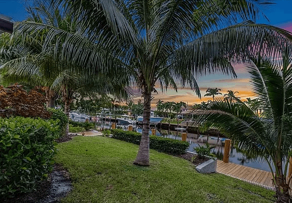 90ft High-Amp Yacht Slip for Rent Lighthouse Point photo 5
