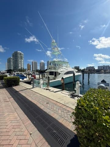 100ft Private Yacht Slip for Rent Sunny Isles Beach